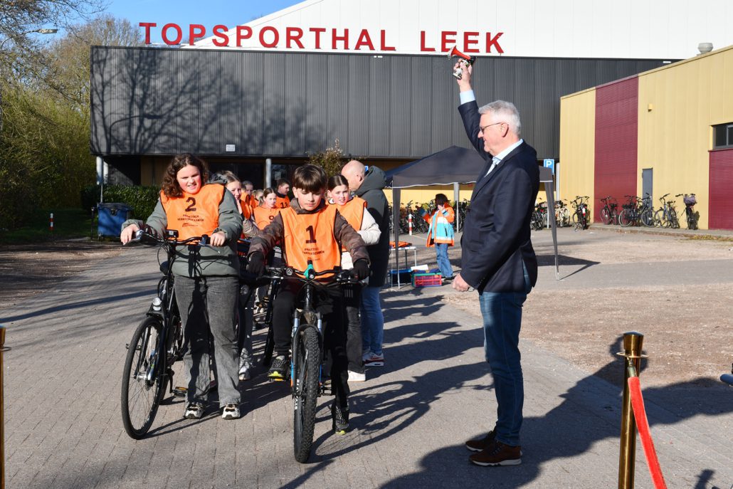 Start verkeersexamen in Leek